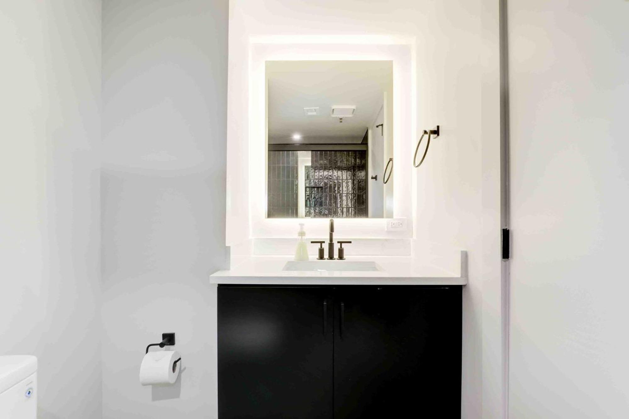 2Br Executive Apartment In Prime Location Арлингтон Экстерьер фото