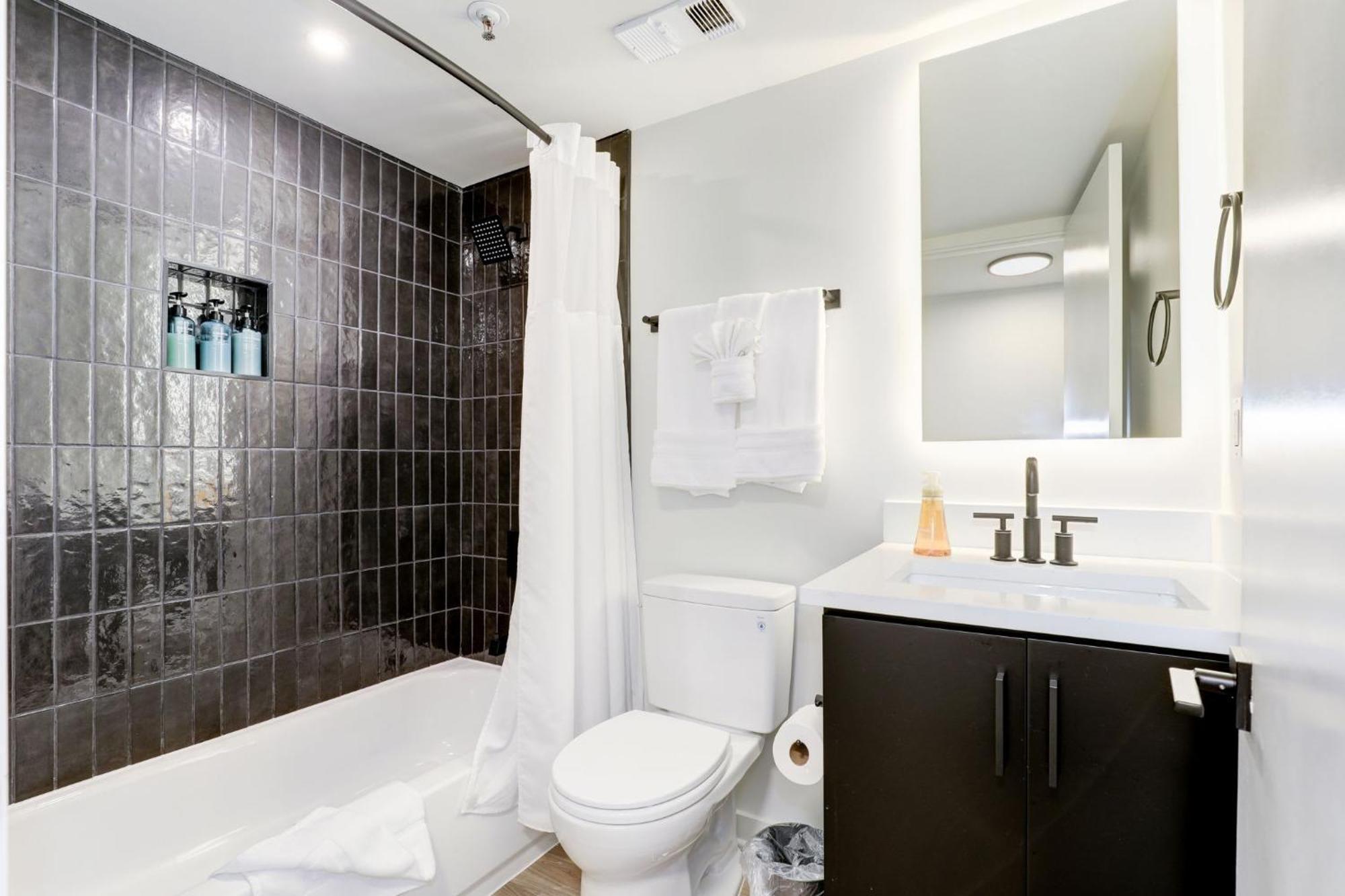 2Br Executive Apartment In Prime Location Арлингтон Экстерьер фото